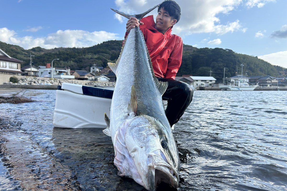 動画】知夫村で大物ヒラマサ 140センチ、22.5キロ 釣り上げた後