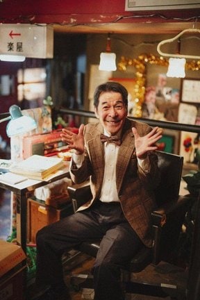 10月1日スタートのフジテレビ水10ドラマ『もしもこの世が舞台なら、楽屋はどこにあるのだろう』に出演する井上順（C）フジテレビ