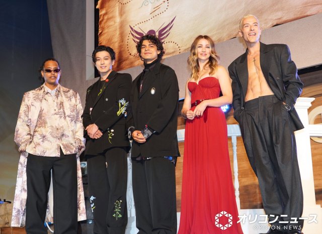 『ONE PIECE』シーズン2 ファンイベントに登壇した(左から)ジェイコブ・ロメロ、新田真剣佑、イニャキ・ゴドイ、エミリー・ラッド、タズ・スカイラー (C)ORICON NewS inc.