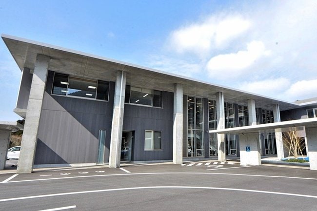 西ノ島町役場＝島根県西ノ島町美田