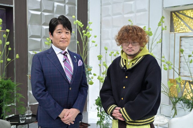 14日放送『日曜日の初耳学』に出演する(左から)林修、Vaundy(C)MBS