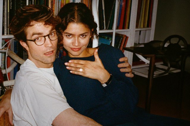 ゼンデイヤとロバート・パティンソンが共演、映画『The Drama(原題)』8月21日より日本公開決定 (C)2026 Dramatic Movie Rights LLC. All Rights Reserved.