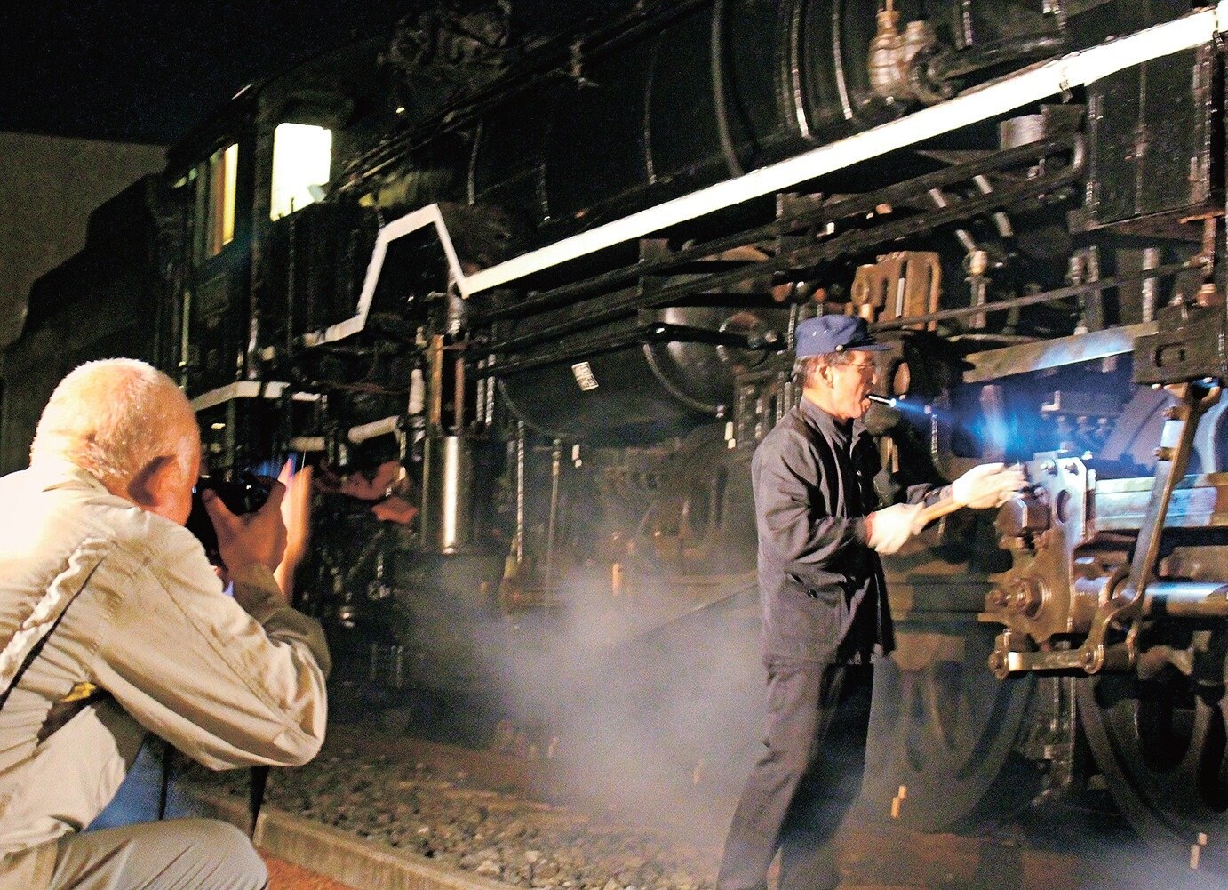 夜のSL撮影、臨場感にファン歓喜 JR津和野駅前、点検作業再現