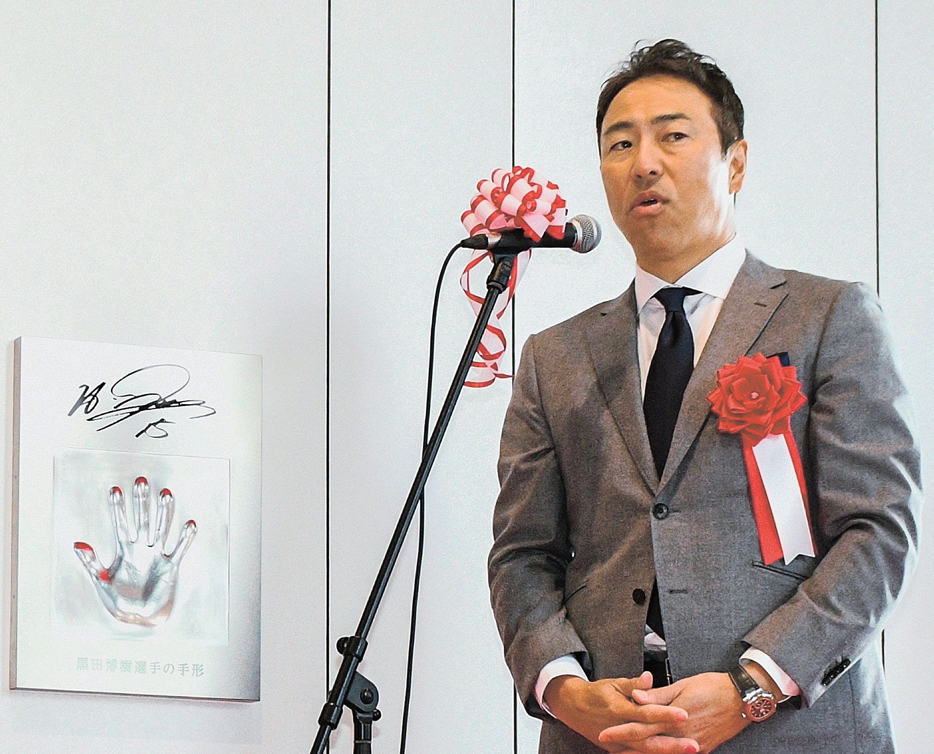 黒田博樹さん 彫刻登場 広島 | 山陰中央新報デジタル