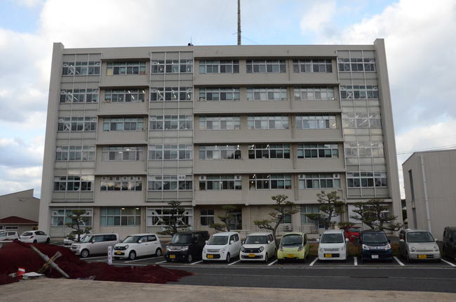 隠岐保健所の入る島根県隠岐合同庁舎=隠岐の島町港町