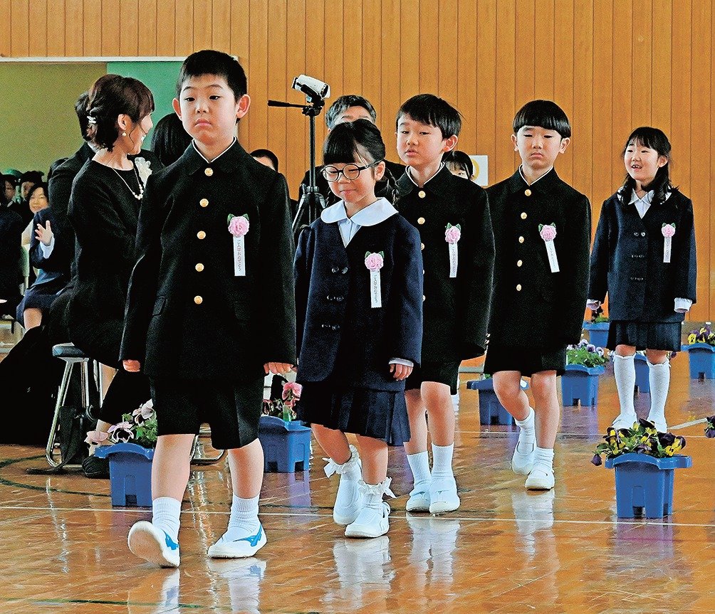 新1年生4700人心弾ませ 「友達たくさんつくる」島根の小学校で