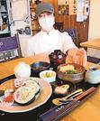 アナゴカツの巻きずしや、棒ずしを使った定食＝大田市大田町、平和亭