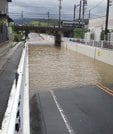 玉湯町で道路が冠水