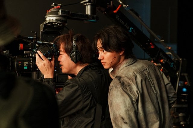 Netflixシリーズ『今際の国のアリス』シーズン3、オフショット（C）麻生羽呂・小学館／ROBOT