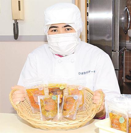 益田市の野菜や果物を使い、新しく販売を始めたピクルス＝益田市須子町、ひまわりの家