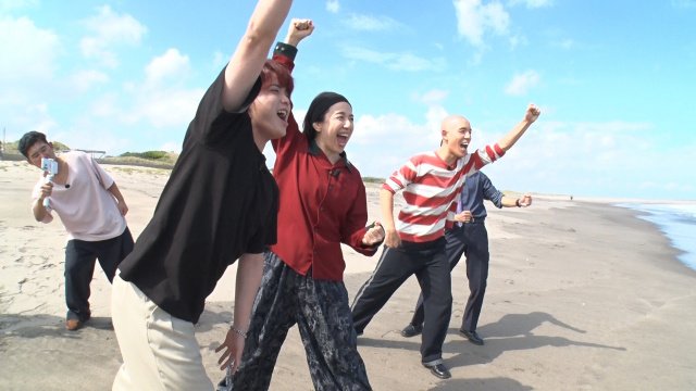 3日放送のサッカーバラエティー『けるとめる』に出演する（左から）後藤拓実、吉澤閑也、浜口京子、都築拓紀、石橋遼大（C）フジテレビ