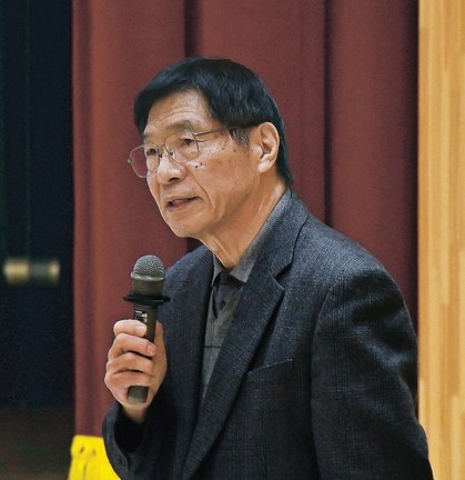 山城について解説する山根正明さん=島根県邑南町下田所、田所公民館