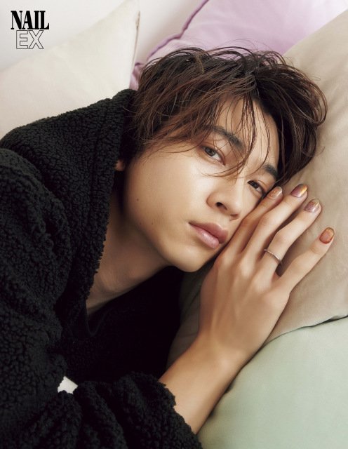 庄司浩平、けだるげな“ドキッと”至近距離カット 色気を感じる瞬間語る