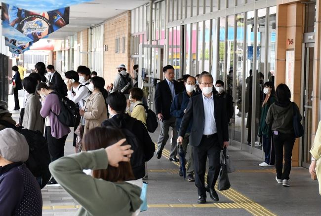 コロナ５類移行となった５月８日の松江駅＝松江市朝日町