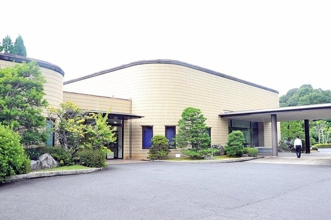 ２０１５年度に料金を改定した松江市斎場＝松江市大庭町