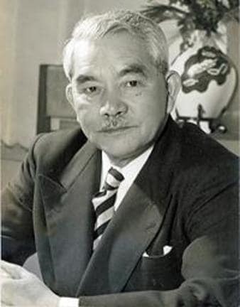 日本を代表する財界人として活躍した足立正＝東京・紙の博物館所蔵
