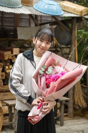 NHK総合 夜ドラ『ラジオスター』をクランクアップした福地桃子