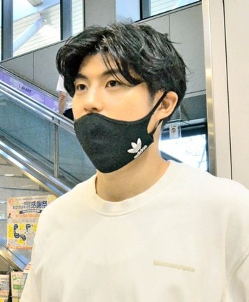 開幕戦に向けて意気込みを語る島根スサノオマジックの安藤誓哉=出雲空港