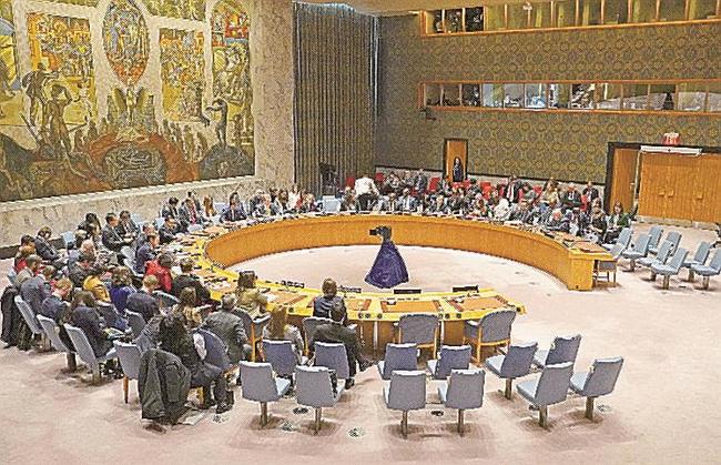パレスチナ自治区ガザへの支援強化を訴える決議案を採択した、国連安全保障理事会の会合＝２０２３年１２月２２日、米ニューヨーク（共同）