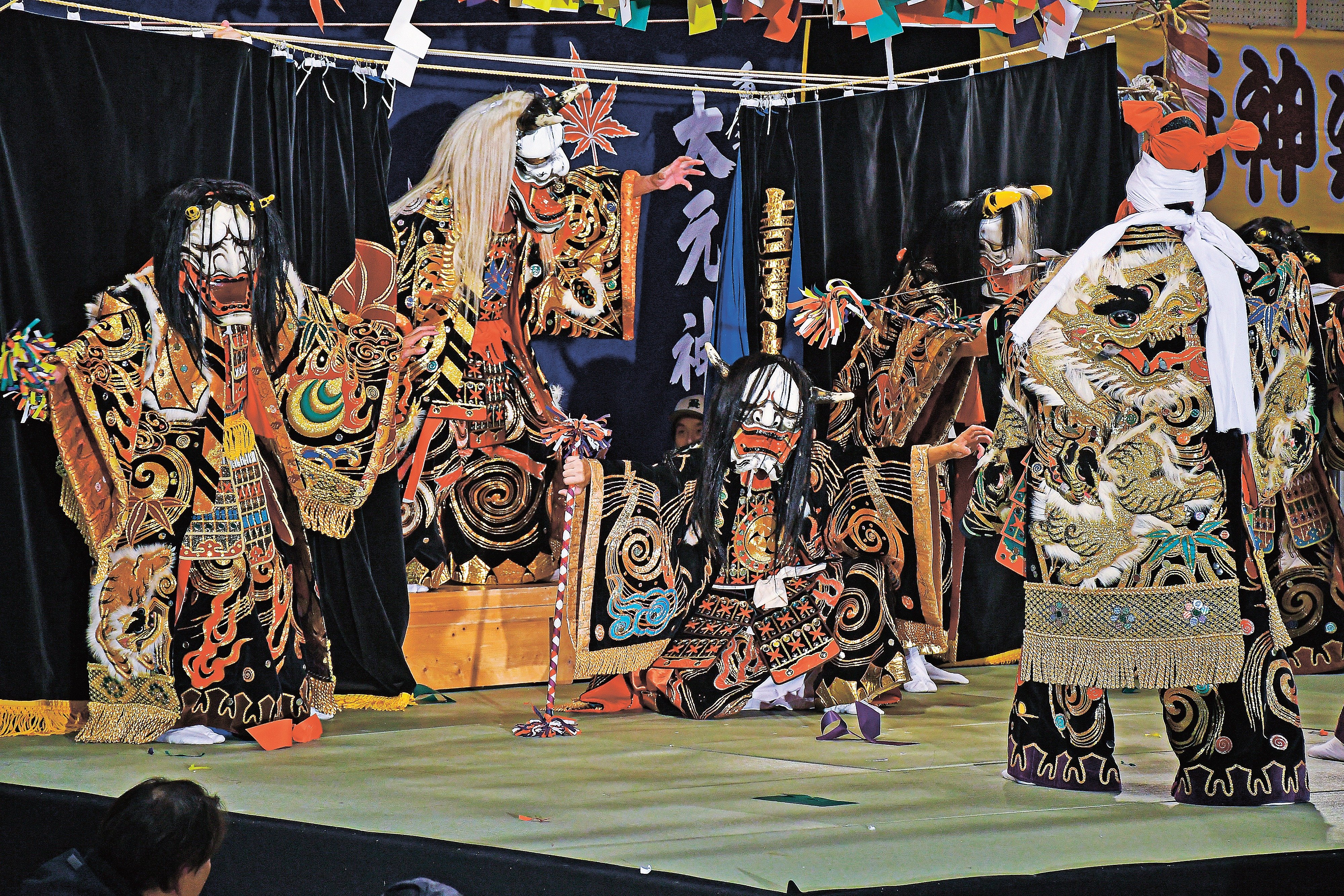 六調子に酔いしれて 邑南で日貫大元神楽フェスティバル | 山陰中央新報