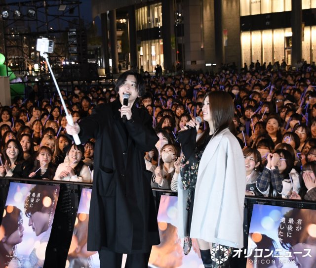 映画『君が最後に遺した歌』春の星空イベントin大阪に登壇した(左から)道枝駿佑、生見愛瑠 (C)ORICON NewS inc.