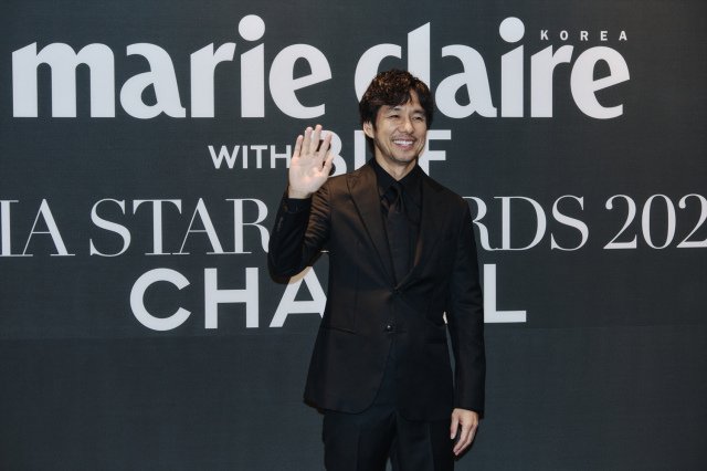「BIFF with Marie Claire Asia Star Awards」ASIA STAR賞を受賞した西島秀俊