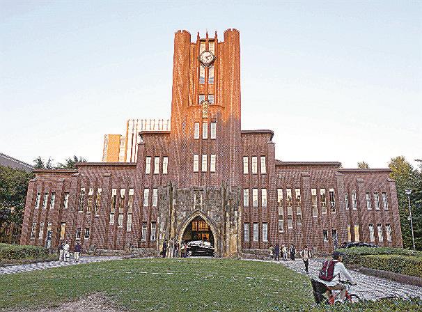 東京大の本郷キャンパス。国立大学法人法の改正案では、規模の大きな大学に「運営方針会議」の設置が義務づけられた＝東京都文京区（資料）