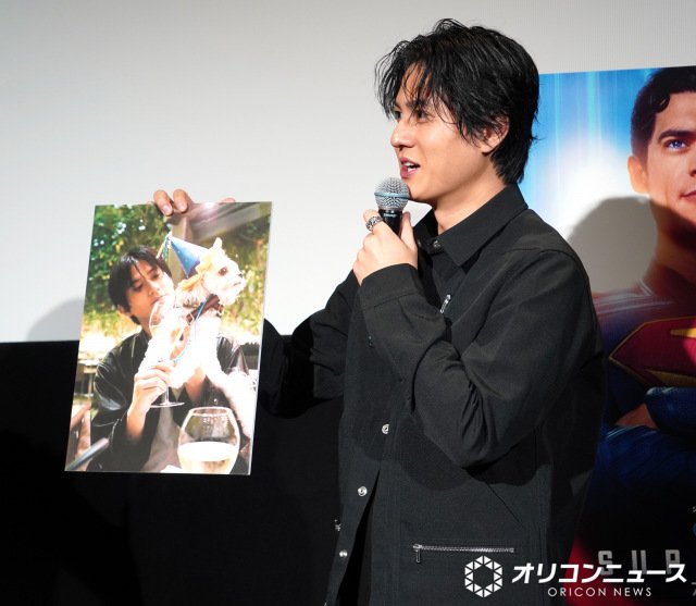 愛犬「ドンちゃん」を披露した武内駿輔 （C）ORICON NewS inc.