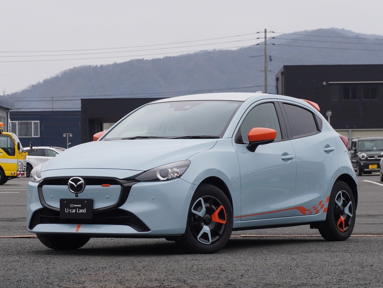 MAZDA2