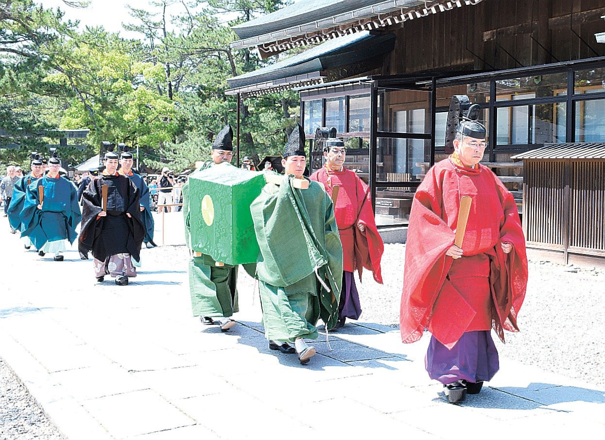 出雲大社で大祭礼 勅使が御幣物を本殿に | 山陰中央新報デジタル