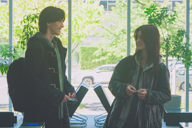 映画『君が最後に遺した歌』に出演する（左から）道枝駿佑、生見愛瑠 （C）2026『君が最後に遺した歌』製作委員会