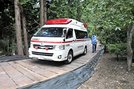 出雲市から指定を受けた住民の車の通行が可能になる緊急車両用の道＝出雲市大社町日御碕