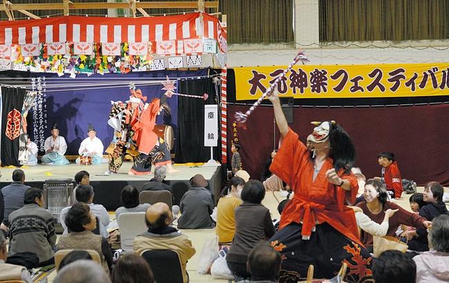 過去の日貫大元神楽フェスティバルの様子（２０１６年）