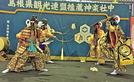 勇壮な舞を披露する谷住郷子ども神楽教室のメンバー