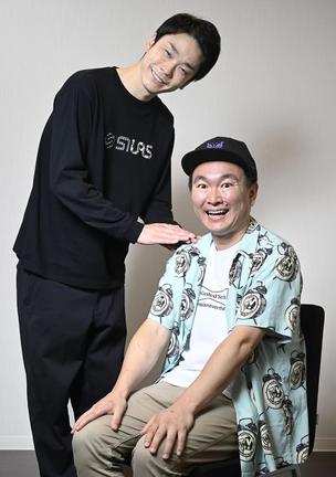 「かまいたち」の浜家隆一（左）と山内健司