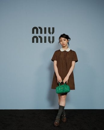 『Miu Miu Jazz Club』に登場した新しい学校のリーダーズ・KANON