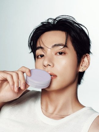 韓国コスメブランド「TIRTIR(ティルティル)」のグローバルアンバサダーを務めるBTS・V