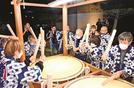 本番に向けて、息を合わせ最終調整する東茶町鼕保存会のメンバー＝松江市東茶町