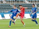 【１部・２部入れ替え戦第２戦・ディオッサ出雲ＦＣ－日体大ＳＭＧ横浜】後半２４分、ディオッサ出雲ＦＣのＤＦ宮武里奈（中央）がシュートを決め、１－３とする＝ニッパツ三ツ沢球技場