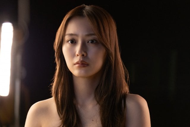 テレビ東京ドラマ『略奪奪婚』に出演する内田理央(C)「略奪奪婚」製作委員会