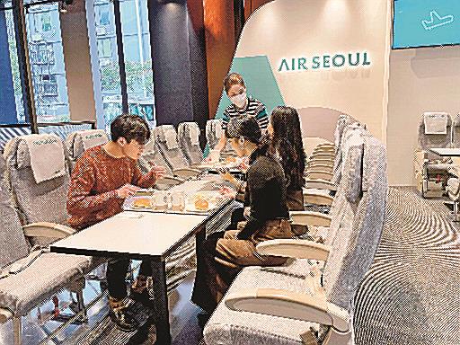 エアソウルとコラボしたカフェの店内（鳥取県提供）