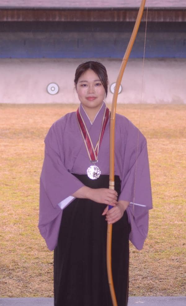 新成人が弓の腕を競う三十三間堂の全国大会、大田市出身の村田さんが