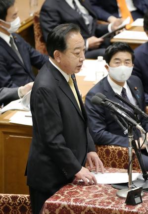 衆院予算委で質問する立憲民主党の野田佳彦氏＝２月８日