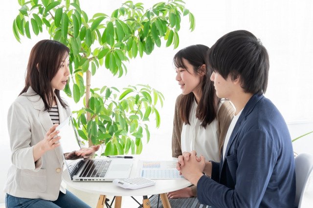 「おすすめの保険相談ショップ」とは？（画像はイメージ)