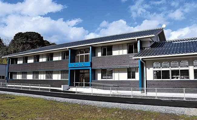 ４月から生徒が入る隠岐水産高校の新しい寮＝島根県隠岐の島町東郷