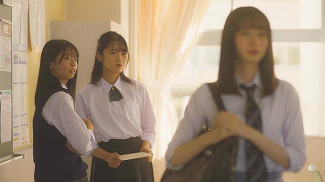 第３話「今すぐＫｉｓｕｋｉ」の一場面。横山華乃さん（左）が出演した