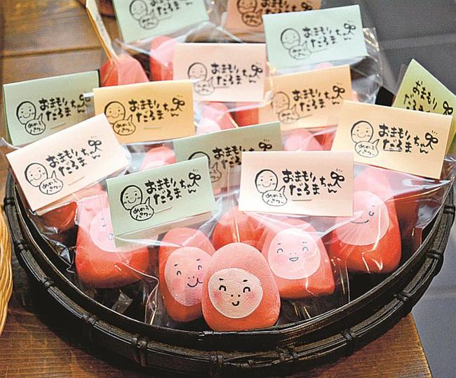 めのうの粉末を使っただるま