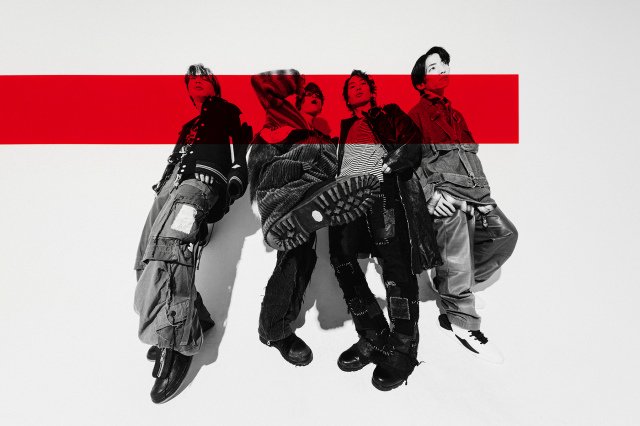 THE ORAL CIGARETTES（左から）あきらかにあきら、山中拓也、鈴木重伸、中西雅哉