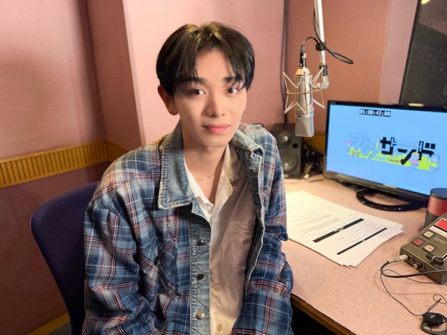 フジ『かのサンド』のナレーターに就任した宮世琉弥 (C)フジテレビ