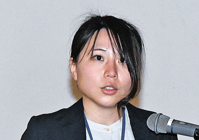加工・業務用キャベツの収量増加事例を紹介する花田紗瑛さん＝出雲市西新町２丁目、朱鷺会館
